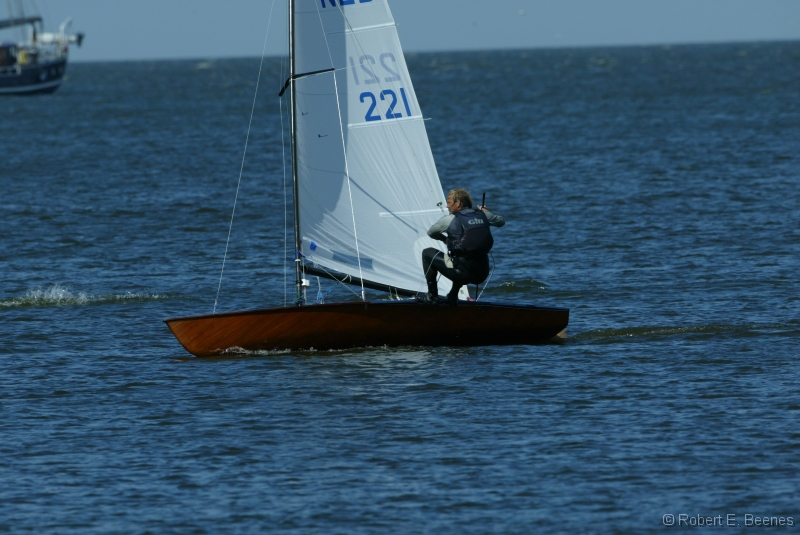 749E8123 